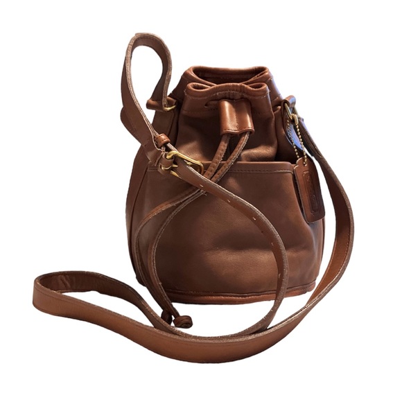 Coach Handbags - Vintage COACH Leatherware camel brown leather bucket shoulder bag/purse EUC